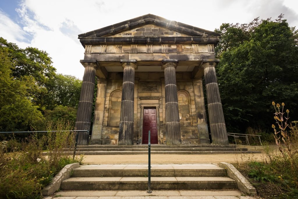 The front of Samuel Worth Chapel in daylight, Sheffield